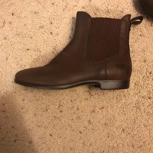 Ugg Chelsea boots